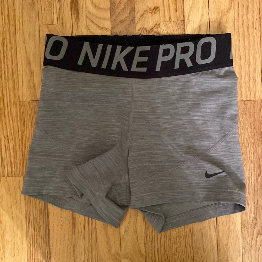 Nike Pro Compression Athletic Workout Shorts in Women’s Small